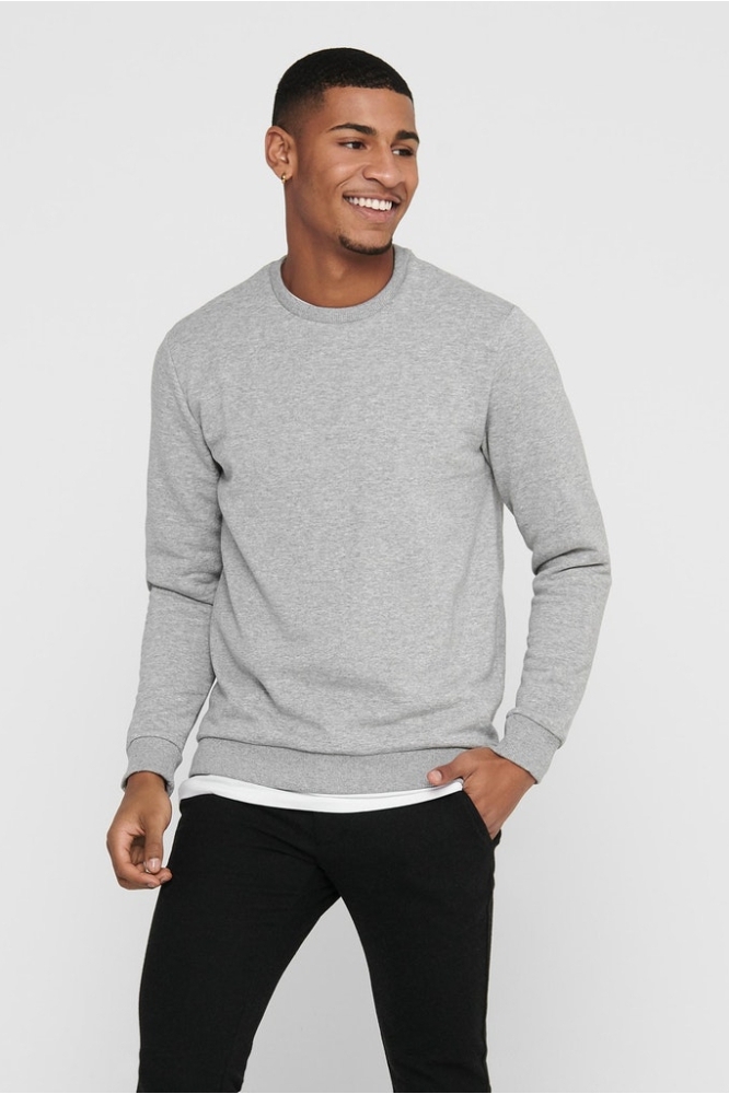 Only & Sons grijze heren trui | Model vooraanzicht