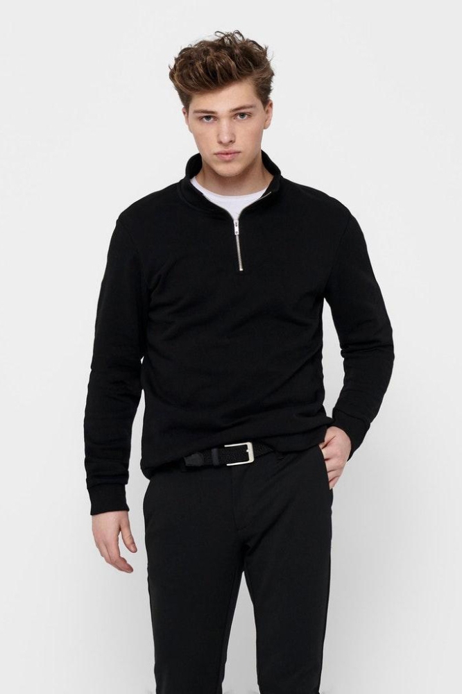 Only & Sons zwarte heren trui | Model vooraanzicht