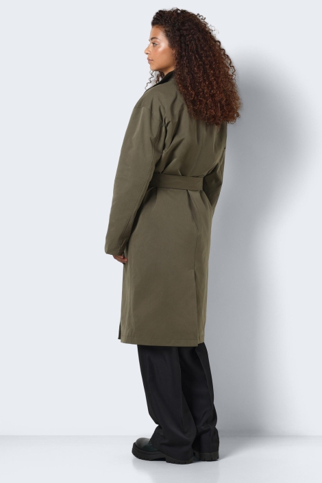 Noisy may groene dames jas | Model achteraanzicht