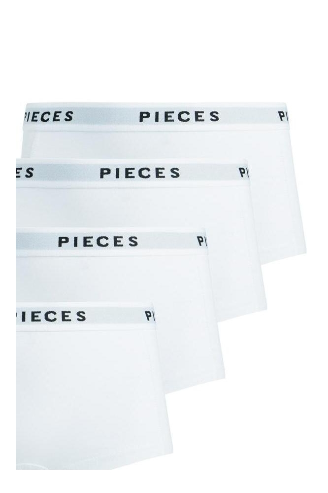 Pieces witte dames ondergoed | Close up