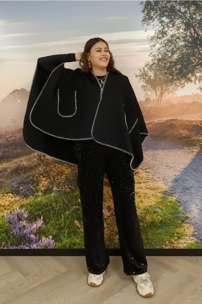 Pieces zwarte dames poncho | Model