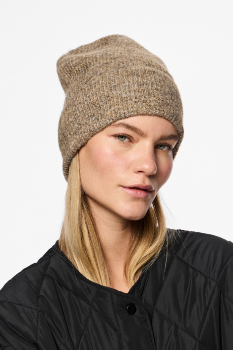 Pieces camel dames accessoire | Model vooraanzicht
