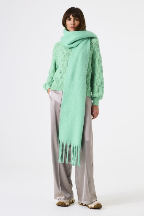Garcia groene dames sjaal | Model vooraanzicht