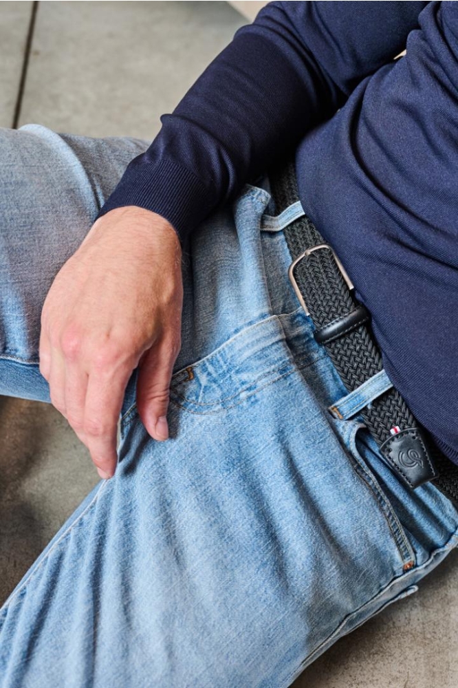 La Boucle zwarte heren riem | Model vooraanzicht