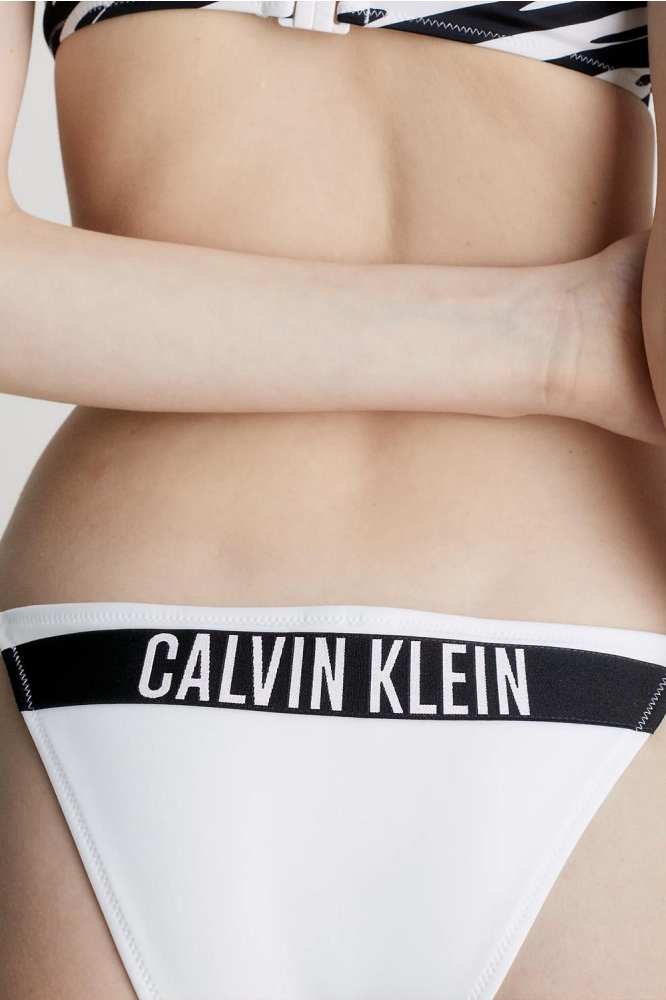Calvin Klein witte dames accessoire | Close up