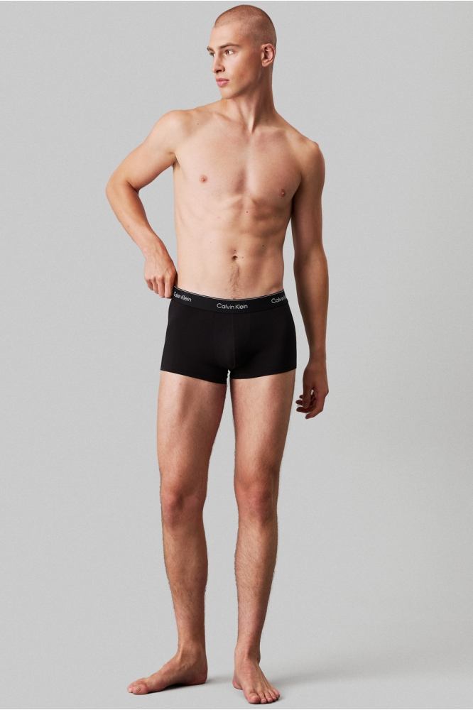 Calvin Klein zwarte heren ondergoed | Model vooraanzicht