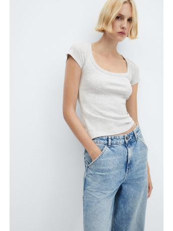 Mango T-shirt T SHIRT MET DIEP UITGESNEDEN HALS 57084037 91